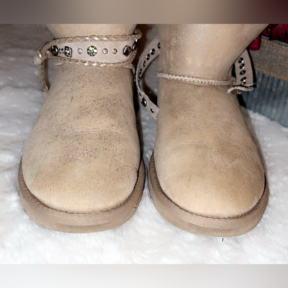 UGG Renn Boot in Sand - Picture 7 of 12